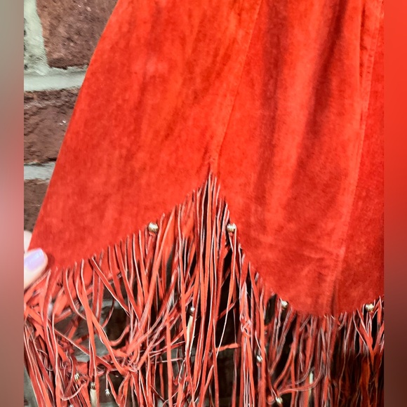 Vintage Liz E Parker custom made suede fringed skirt with beading and boning. - Picture 8 of 16